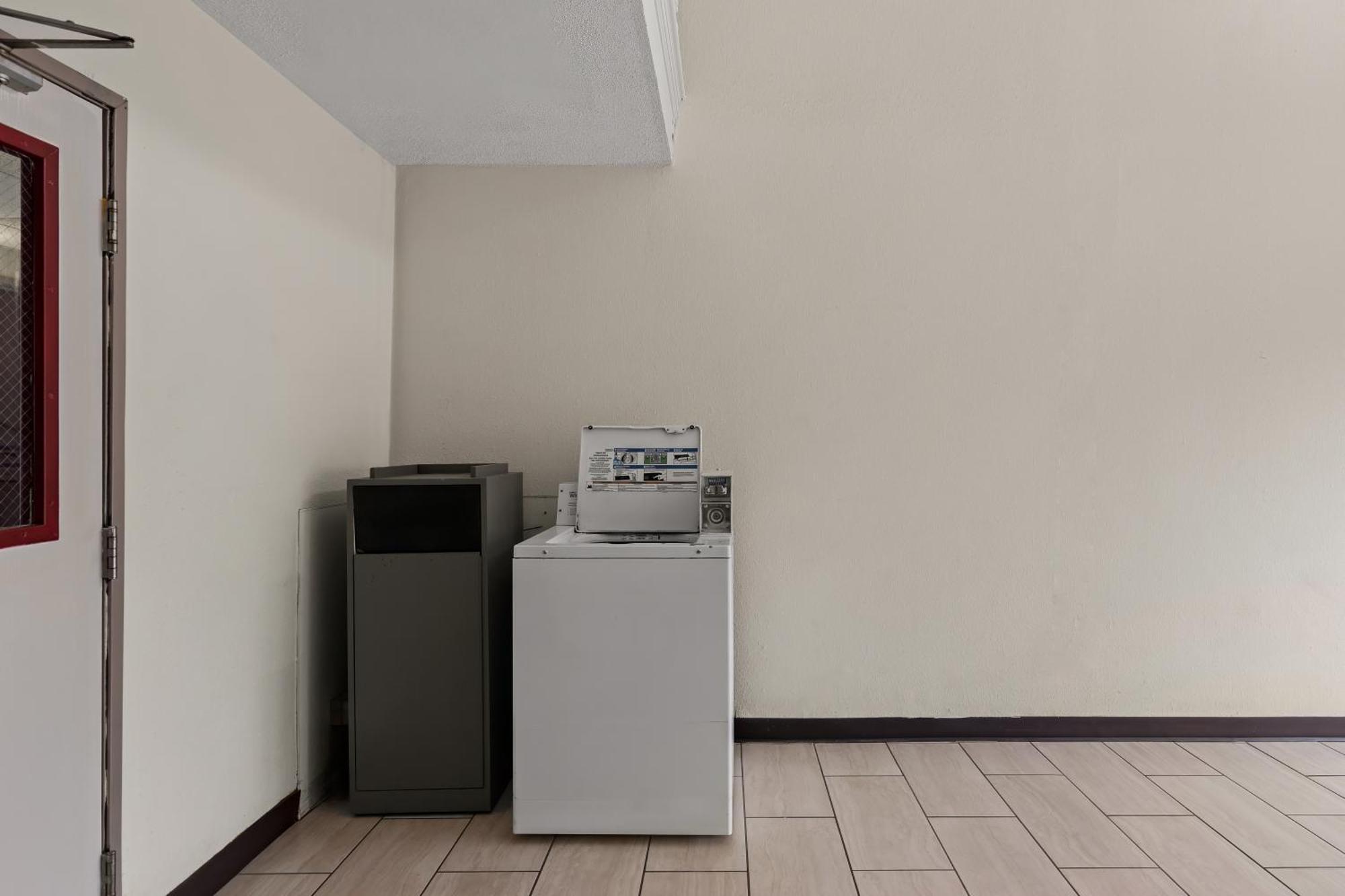 Red Lion Inn & Suites Caseyville Dış mekan fotoğraf